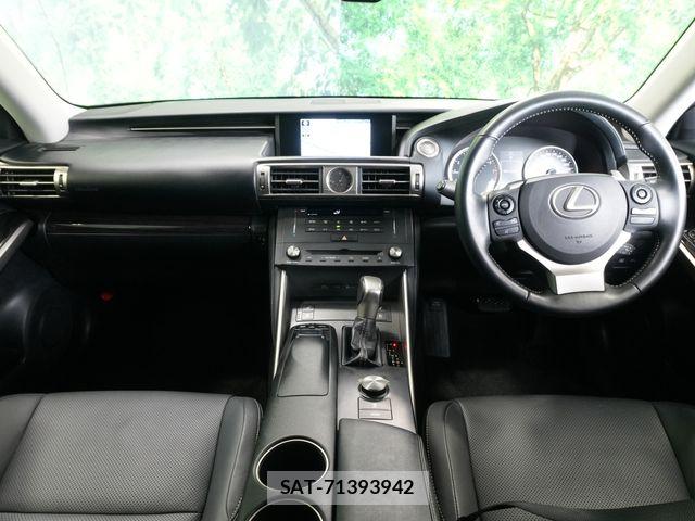 Lexus IS 2014-09 6003177-12