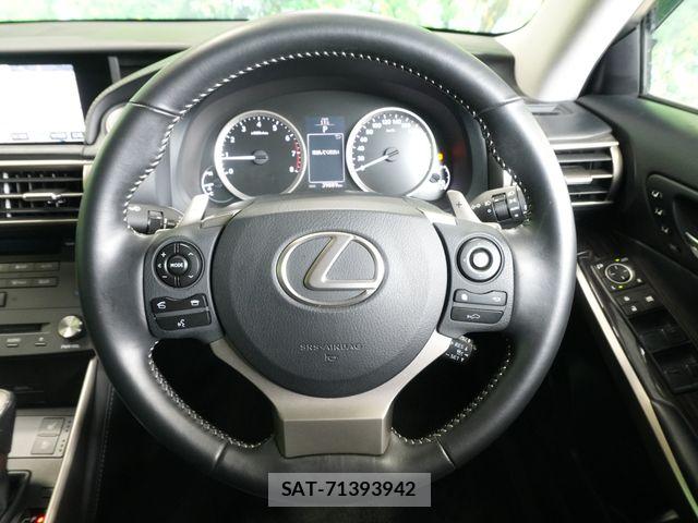 Lexus IS 2014-09 6003177-13