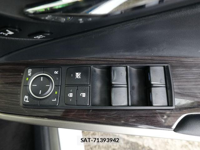 Lexus IS 2014-09 6003177-15