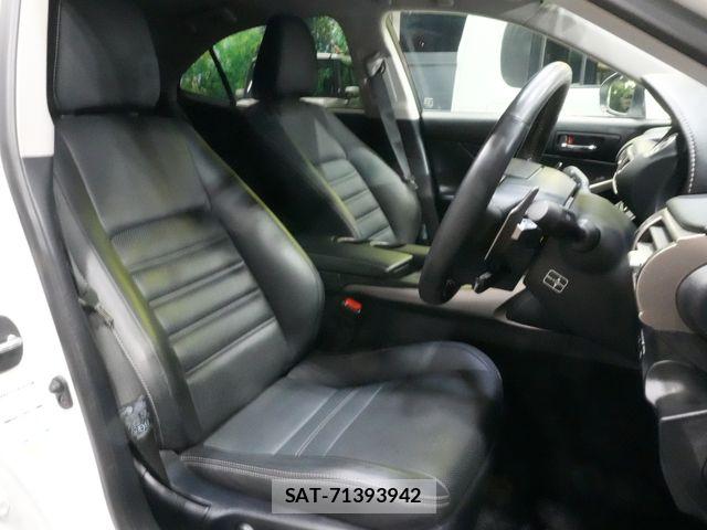 Lexus IS 2014-09 6003177-20