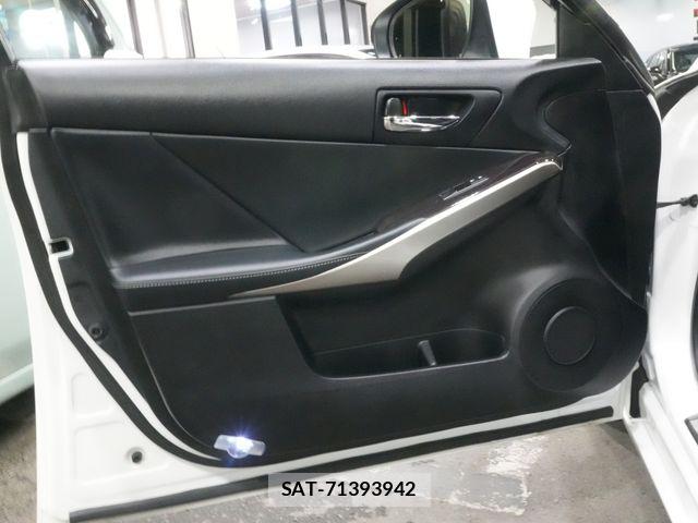 Lexus IS 2014-09 6003177-23
