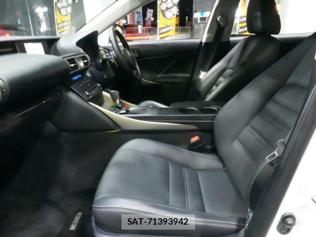 Lexus IS 2014-09 6003177-25