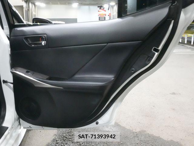 Lexus IS 2014-09 6003177-27