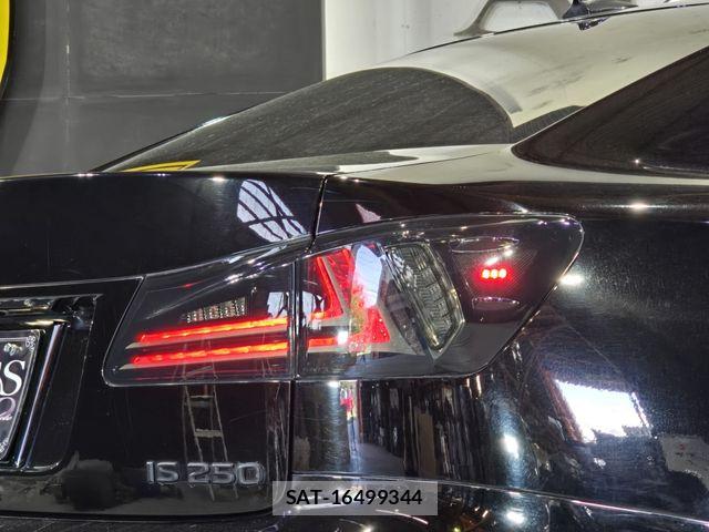 Lexus IS 2010-07 6691090-9