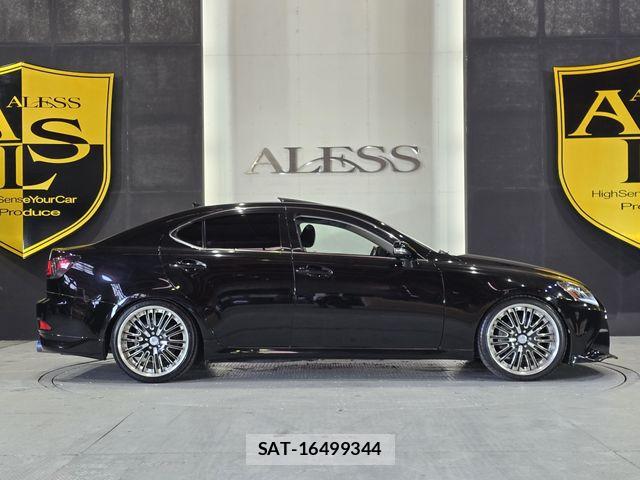 Lexus IS 2010-07 6691090-15