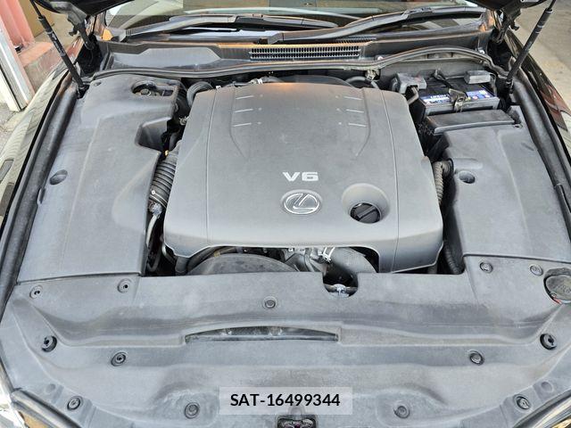 Lexus IS 2010-07 6691090-16