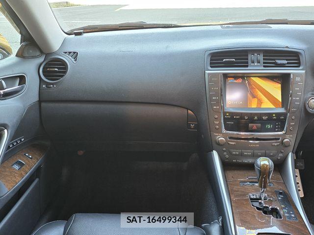 Lexus IS 2010-07 6691090-17