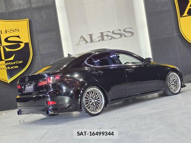 Lexus IS 2010-07 6691090-1