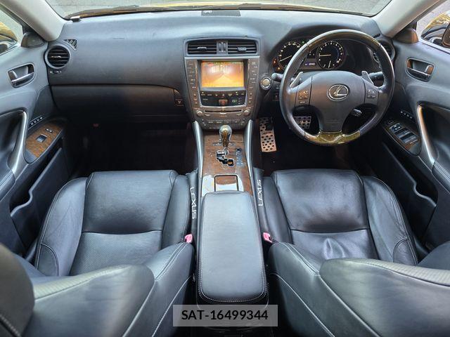 Lexus IS 2010-07 6691090-19