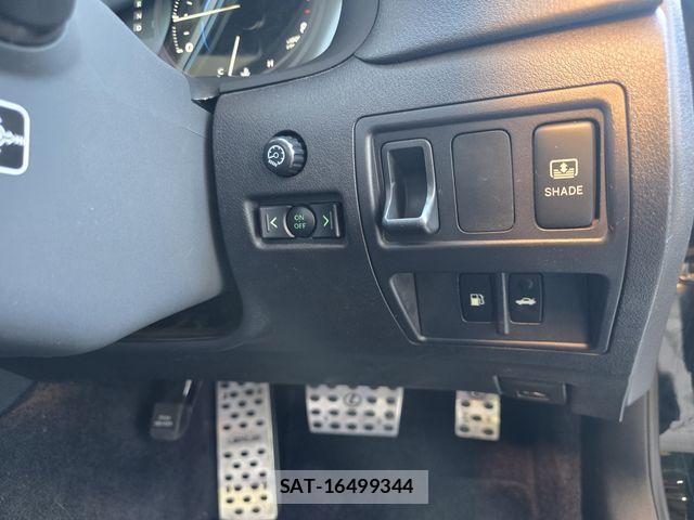 Lexus IS 2010-07 6691090-21