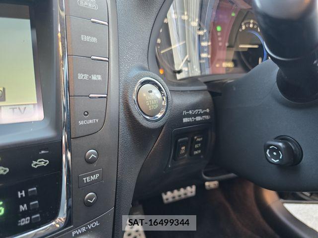 Lexus IS 2010-07 6691090-22