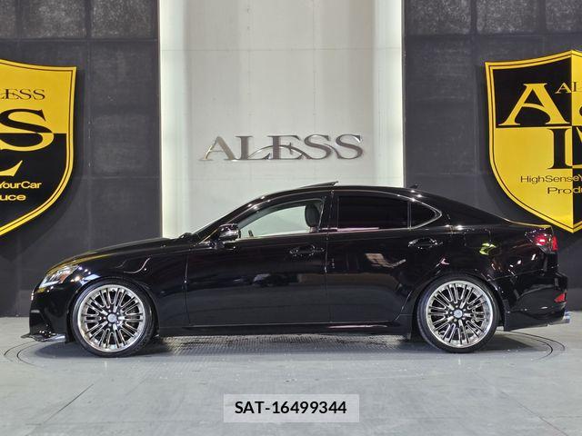 Lexus IS 2010-07 6691090-4
