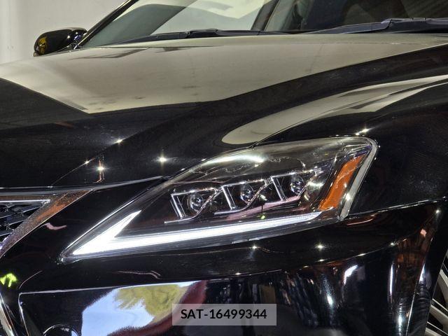 Lexus IS 2010-07 6691090-7