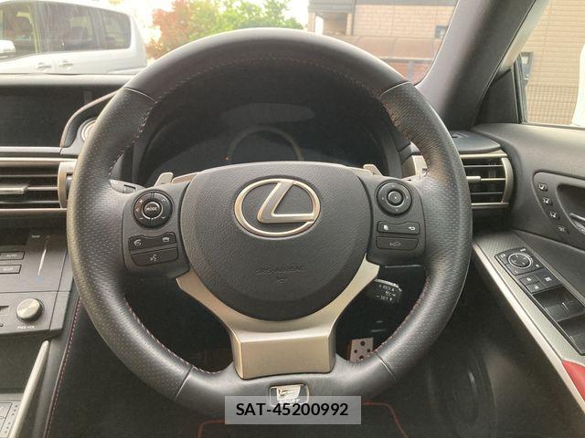 Lexus IS 2015-03 6907677-19