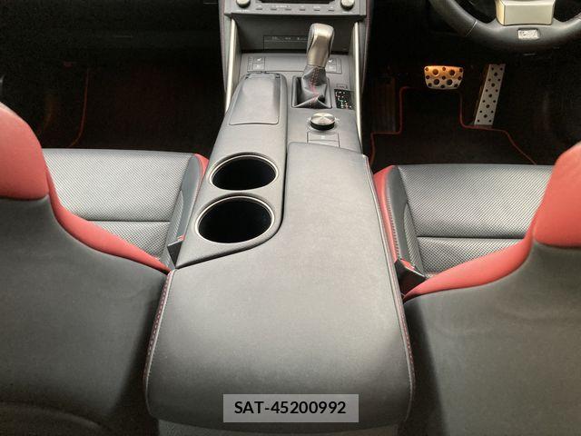 Lexus IS 2015-03 6907677-22