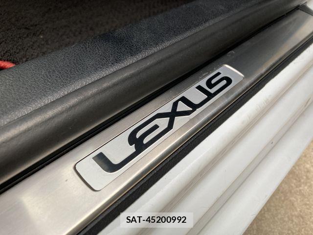 Lexus IS 2015-03 6907677-28