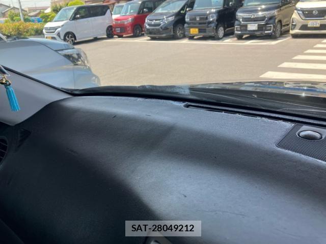 Lexus IS 2005-12 7220905-15