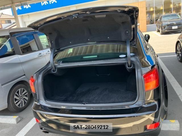 Lexus IS 2005-12 7220905-20