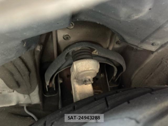 Lexus IS 2008-09 7220907-10