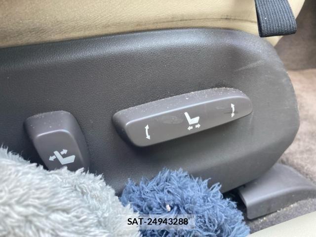 Lexus IS 2008-09 7220907-17