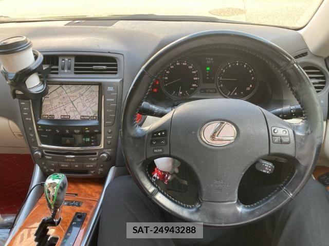Lexus IS 2008-09 7220907-19