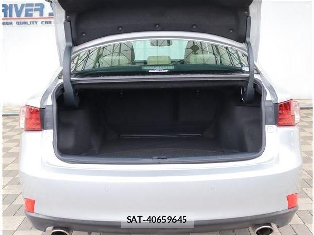 Lexus IS 2013-09 7220916-9