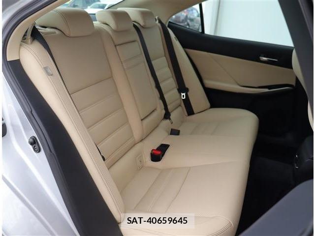 Lexus IS 2013-09 7220916-8