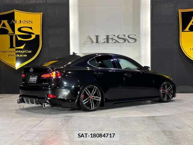 Lexus IS 2009-07 7220914-10