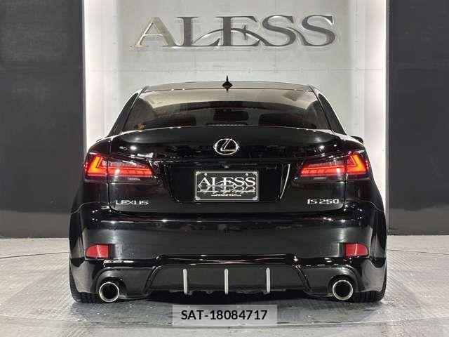 Lexus IS 2009-07 7220914-13