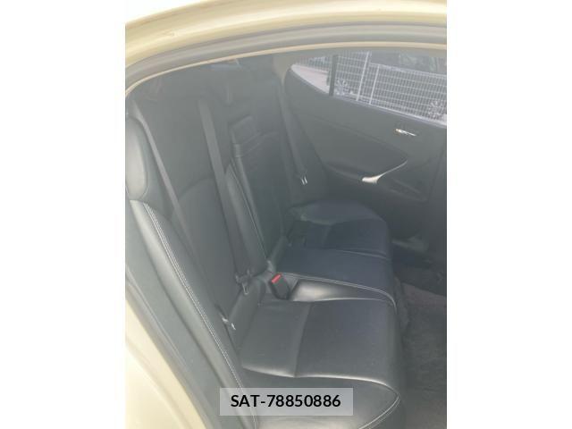 Lexus IS 2011-09 7220915-14