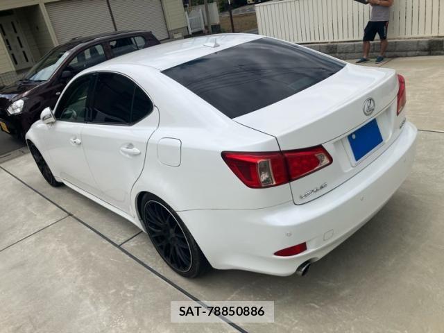 Lexus IS 2011-09 7220915-2
