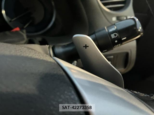 Lexus IS 2012-02 7220913-12