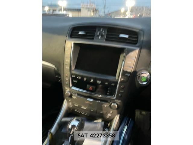 Lexus IS 2012-02 7220913-14