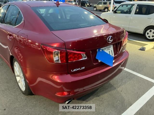 Lexus IS 2012-02 7220913-2