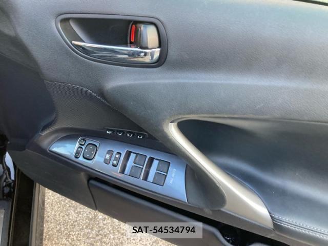 Lexus IS 2012-05 7272221-10