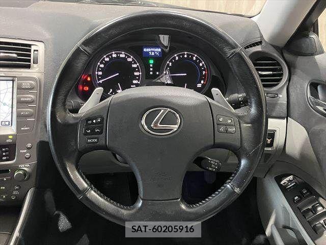Lexus IS 2007-06 7358477-10