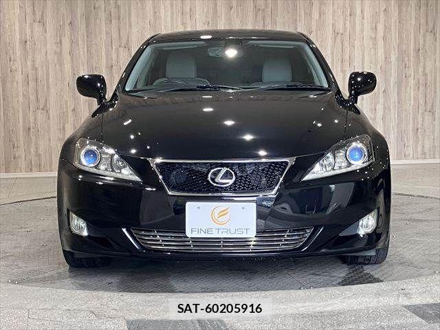 Lexus IS 2007-06 7358477-12
