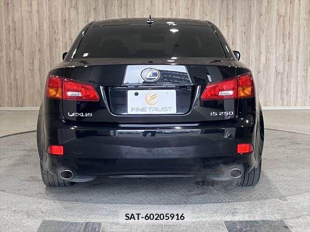 Lexus IS 2007-06 7358477-16