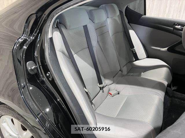 Lexus IS 2007-06 7358477-6