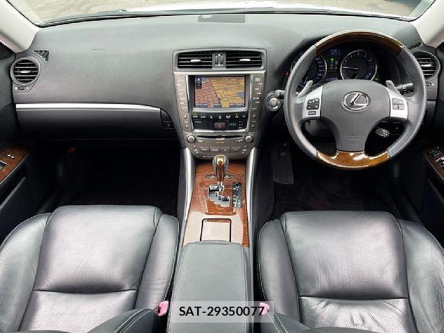 Lexus IS 2011-01 7358475-1