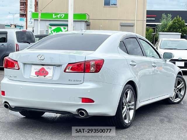 Lexus IS 2011-01 7358475-2