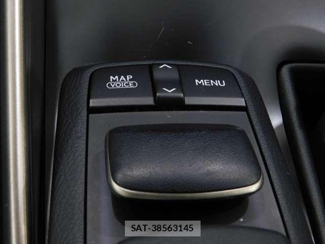 Lexus IS 2013-06 7358476-10