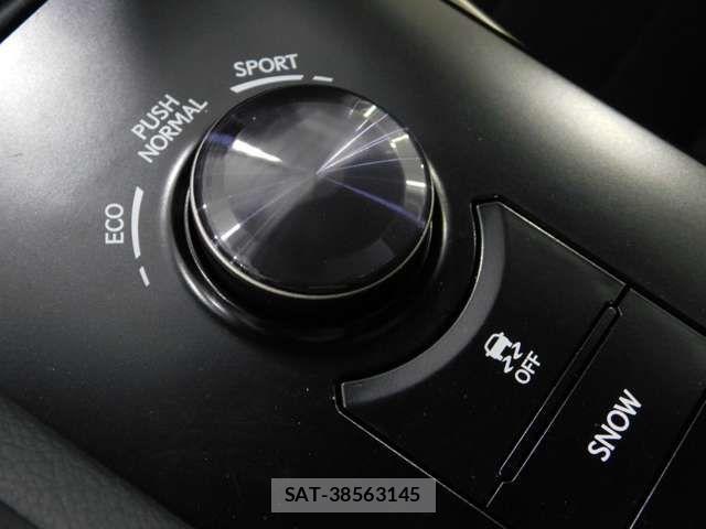 Lexus IS 2013-06 7358476-11