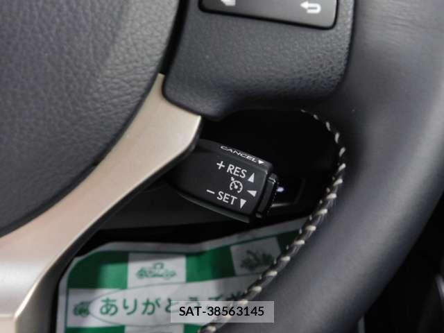 Lexus IS 2013-06 7358476-18