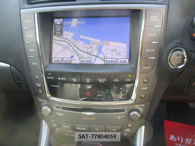 Lexus IS 2011-08 7455378-9