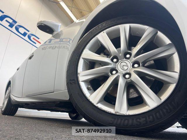 Lexus IS 2013-08 7501260-13