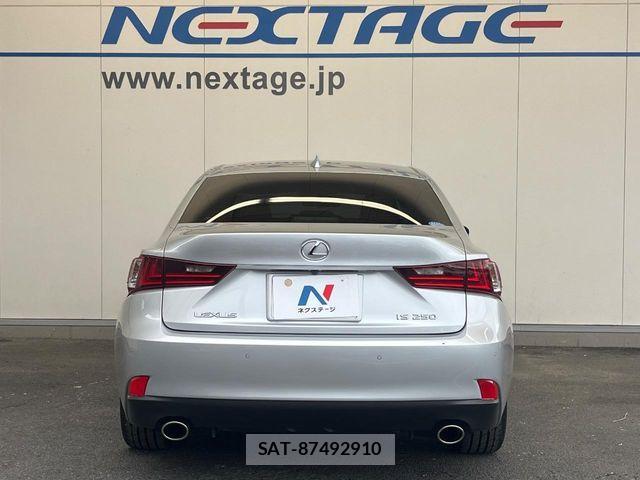 Lexus IS 2013-08 7501260-15