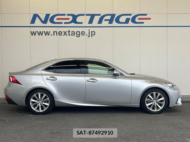 Lexus IS 2013-08 7501260-16