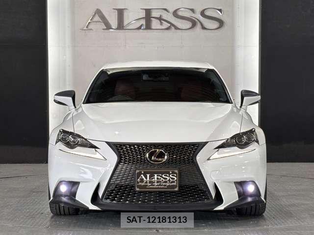 Lexus IS 2013-09 7725036-12