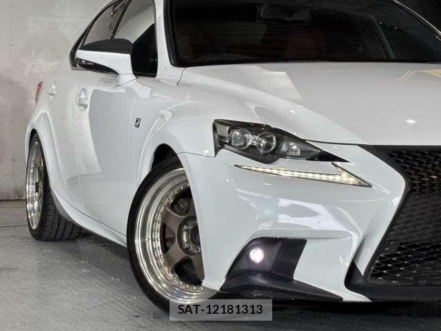 Lexus IS 2013-09 7725036-1